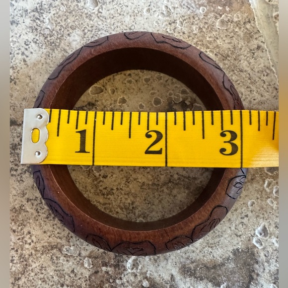 Elegant Brown Carved Wooden Bracelet - Picture 4 of 4